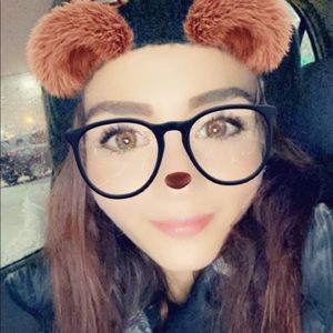 Meet your Posher, Malia